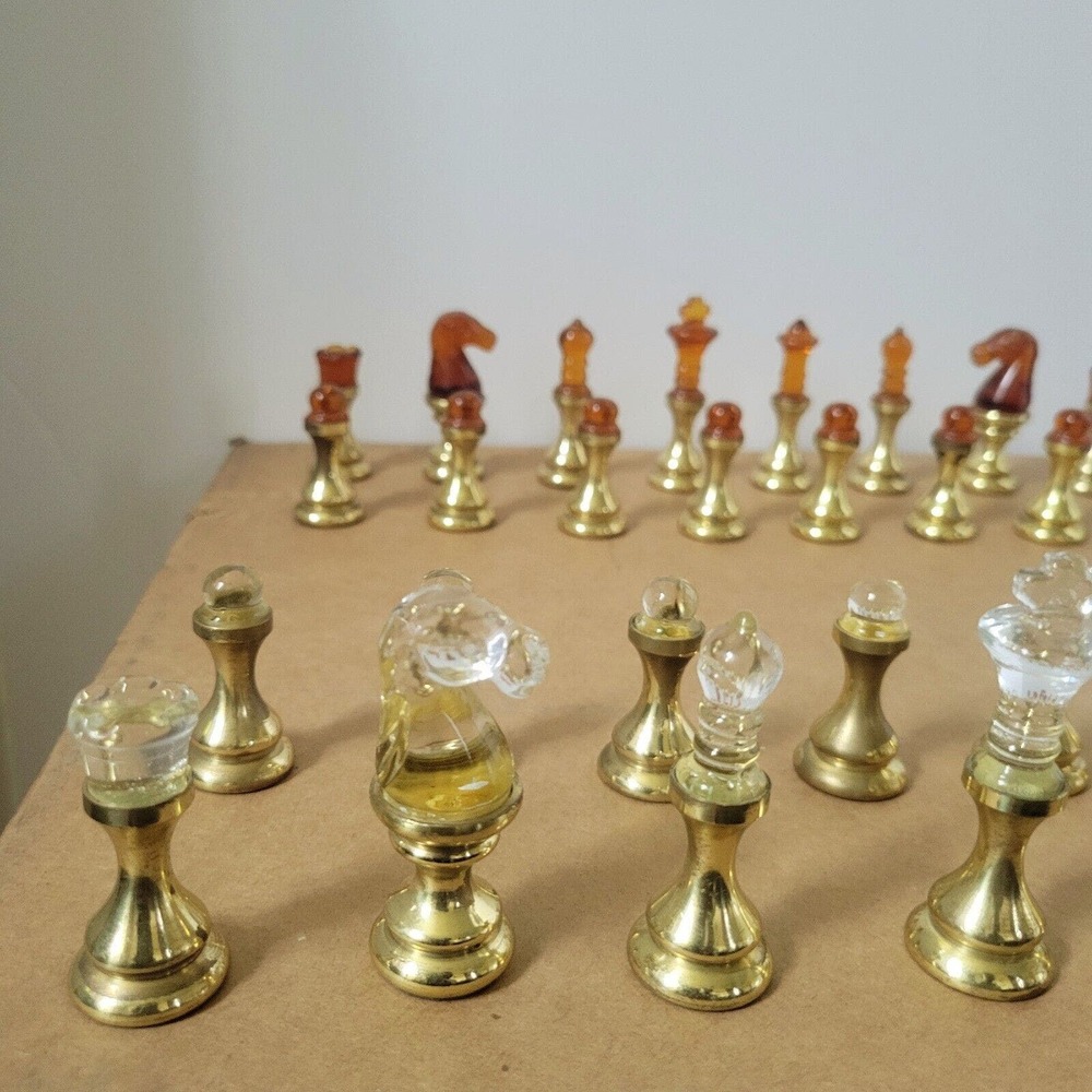 VTG Brass Metal & Amber & Clear Glass Chess Set 32 Pieces Complete, Felt Bottoms